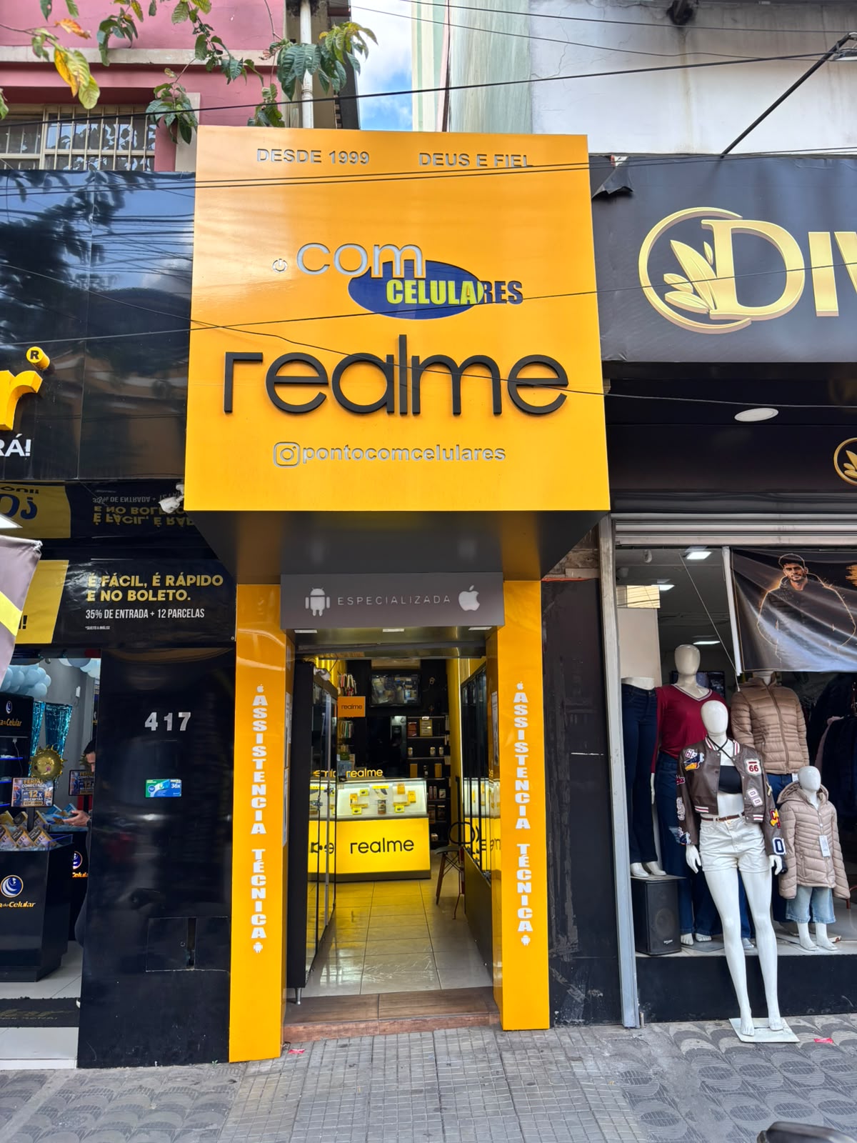 Interior da Loja Ponto Com Celulares 4